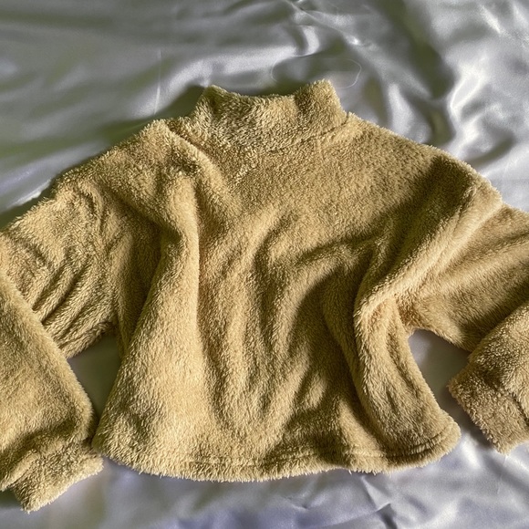 TEDDY SWEATER - Picture 1 of 2